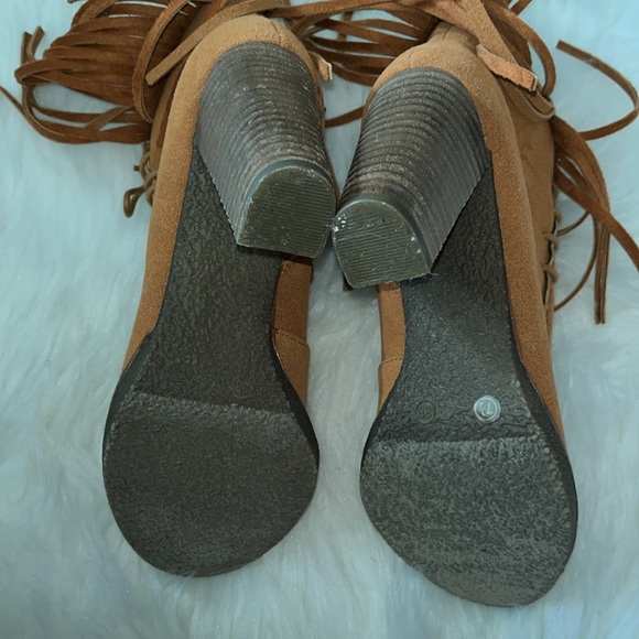 Bucco Fringe Boots - Picture 4 of 4